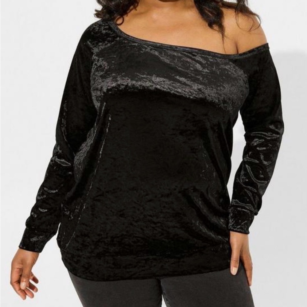 Torrid Crushed Velvet Off Shoulder Sweatshirt Women Size 4 vampire goth romantic